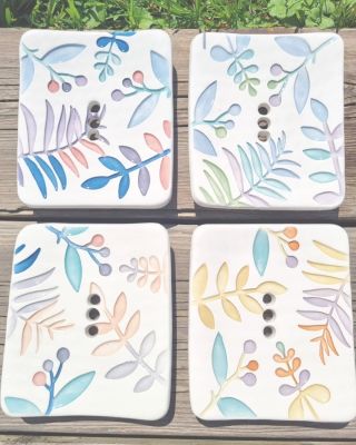 Nové mýdlenky od @keramika_katerina_motlova skladem😉 mrkněte, jsou opět nádherné🤗 #keramickamydlenka #mydlenka #tuhemydlo...